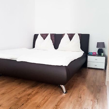 Sonniges Studio Heinzelmanngasse Apartment Wina Bagian luar foto