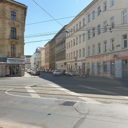 Sonniges Studio Heinzelmanngasse Apartment Wina Bagian luar foto