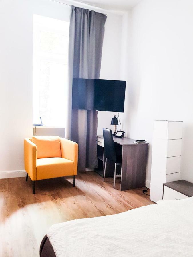 Sonniges Studio Heinzelmanngasse Apartment Wina Bagian luar foto