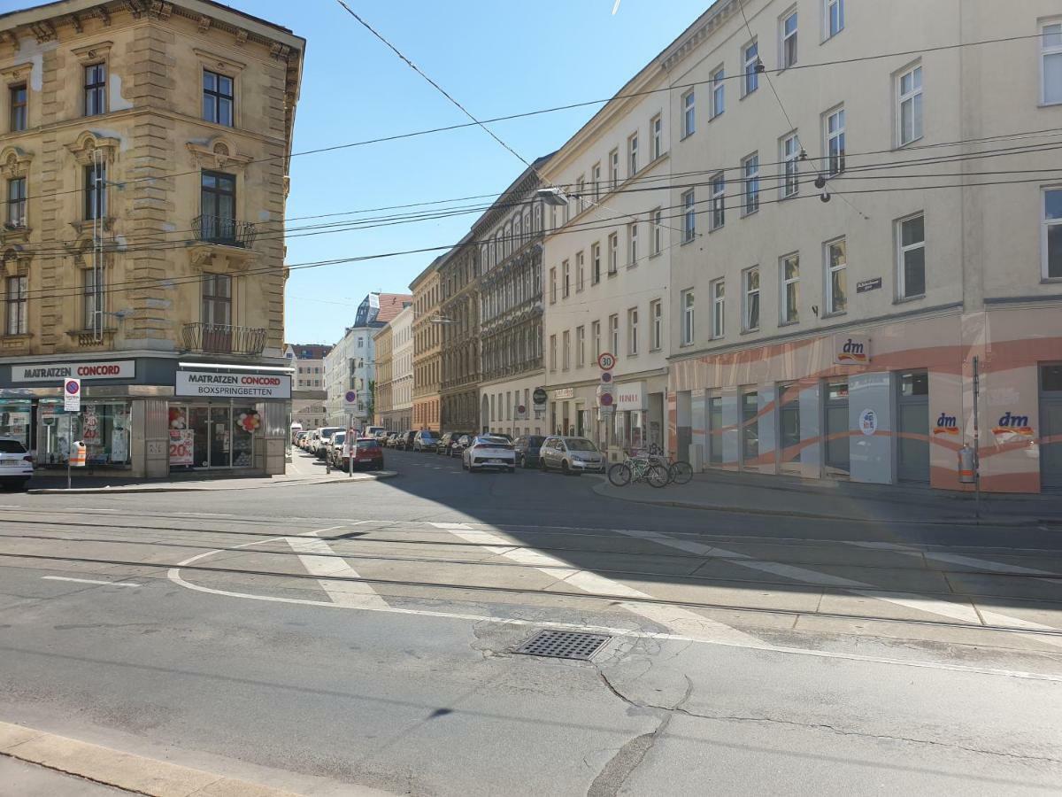 Sonniges Studio Heinzelmanngasse Apartment Wina Bagian luar foto